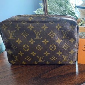 Louis Vuitton Trousse 23